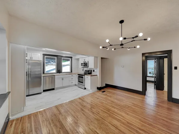 2429 S 13th St, Lincoln, NE 68502