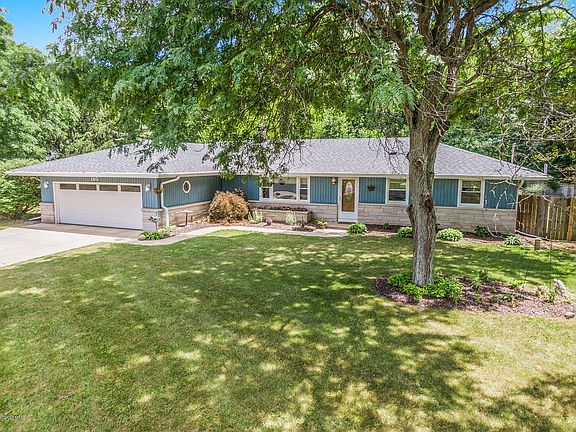 4th image of 120 Easthill Dr