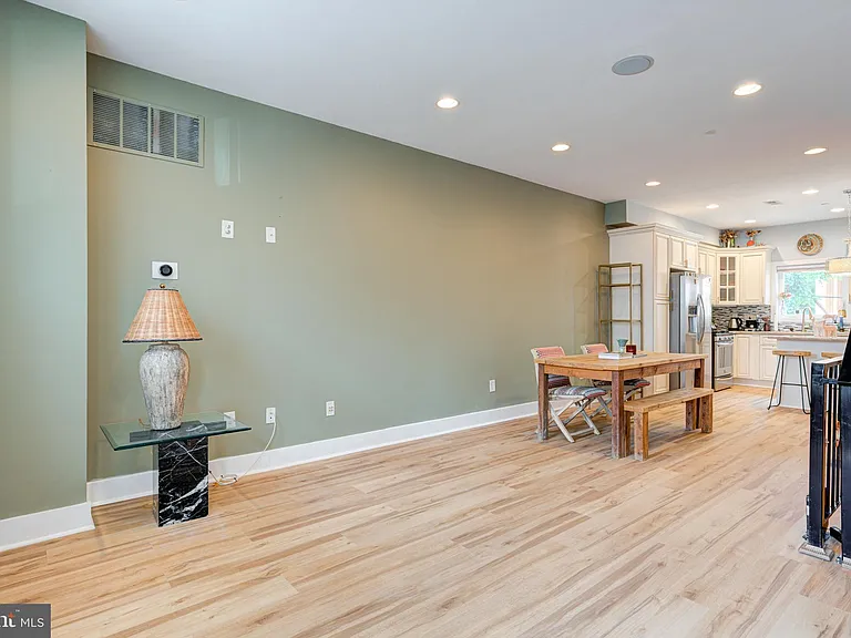1509 S Dorrance St — Photo 7