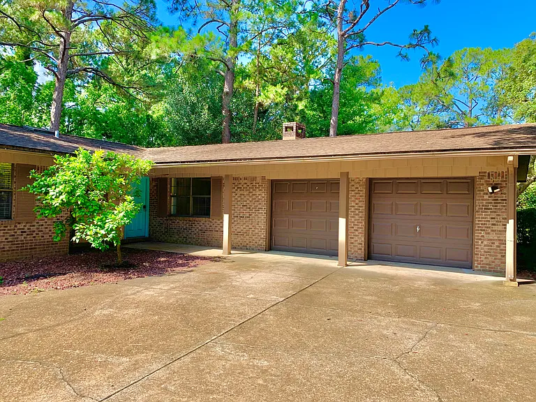 317 Somerset Dr — Photo 4