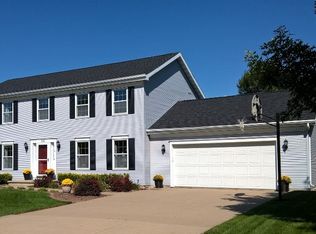 1212 W Woodstone Dr, Appleton, WI 54914