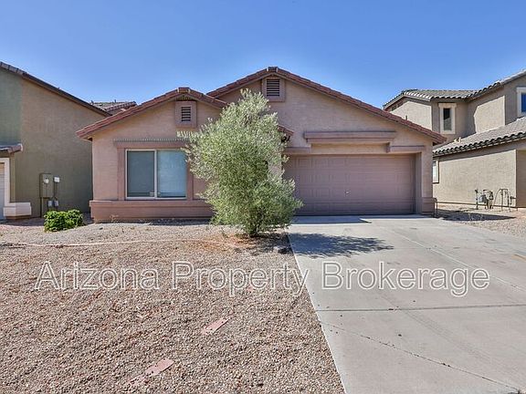 3rd image of 1025 E Palomino Way