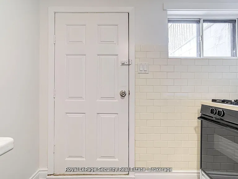 706 Gladstone Ave #LOWER — Photo 5