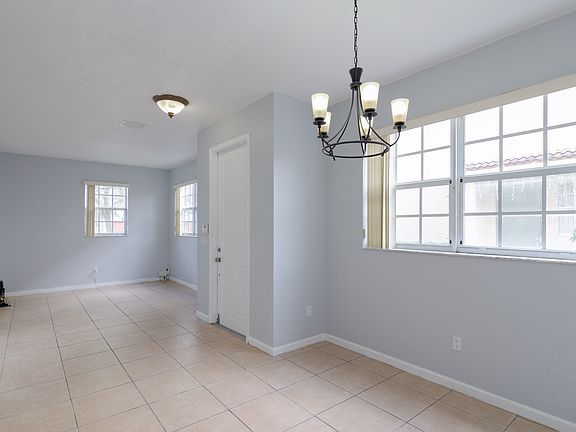 2nd image of 658 NE 21st Ter #658