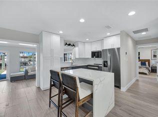 373 Egret AVE, NAPLES, FL 34108