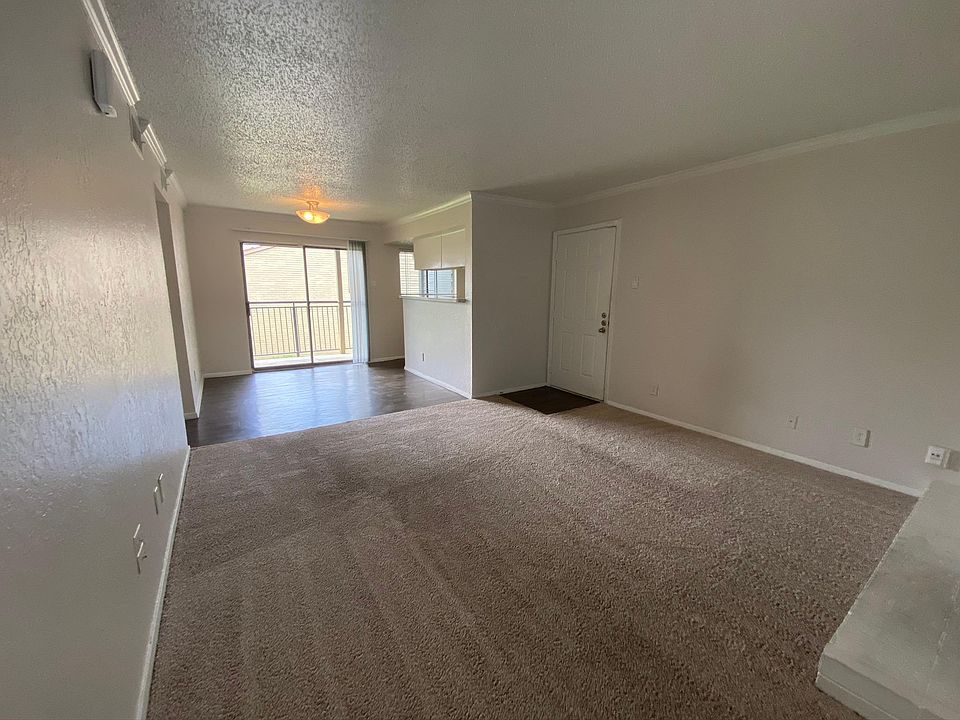 1st image of 2318 Fair Oaks Dr APT 2085