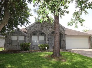 5002 Parkcrest Dr, La Porte, TX 77571