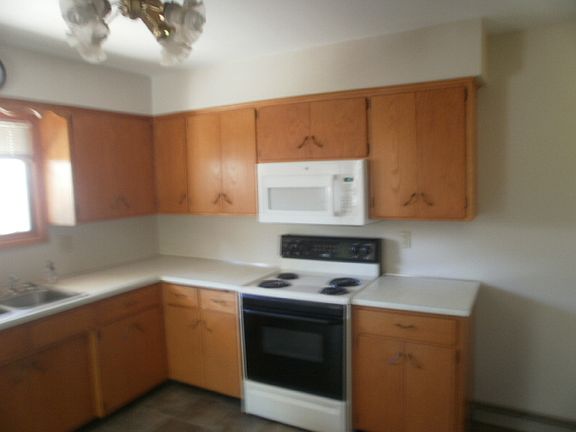 2nd image of 136 24th Ave S