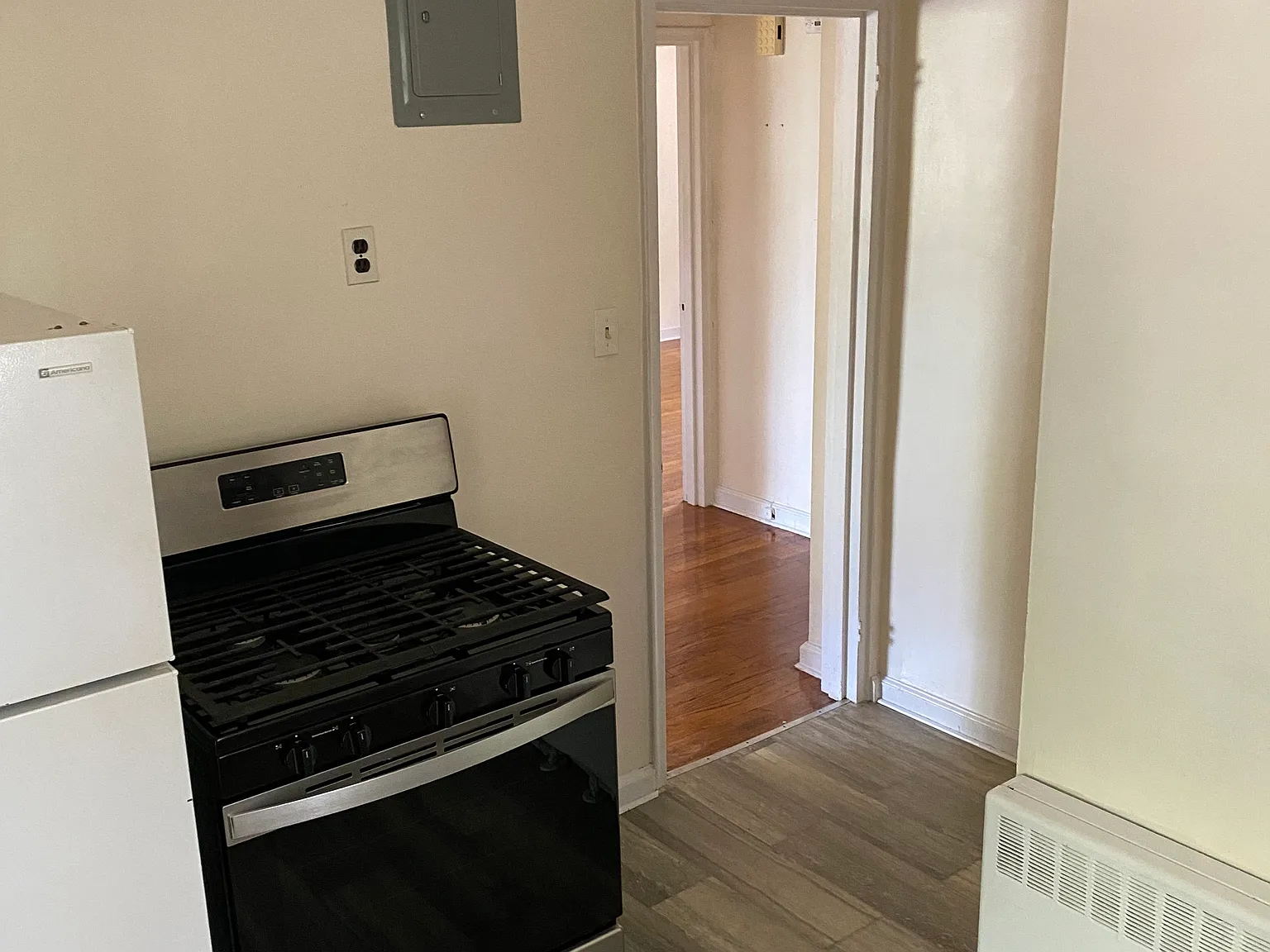 2 bed, 1014 sqft, $1,950 — Photo 2