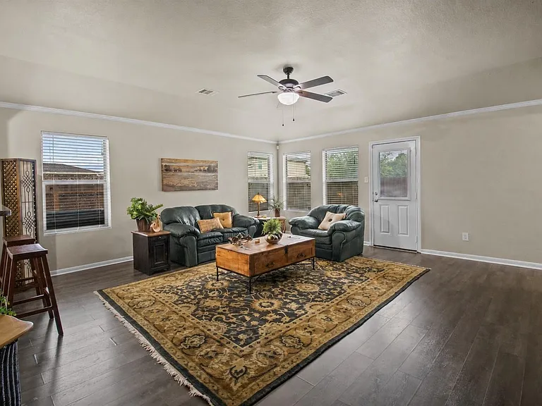 301 Turquoise Trade Dr — Photo 3