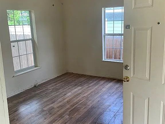 4th image of 1006 Chase St