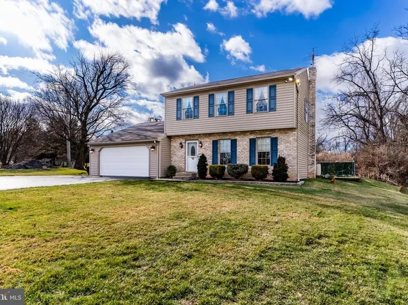 10 Stoneledge Rd, Newville, PA 17241