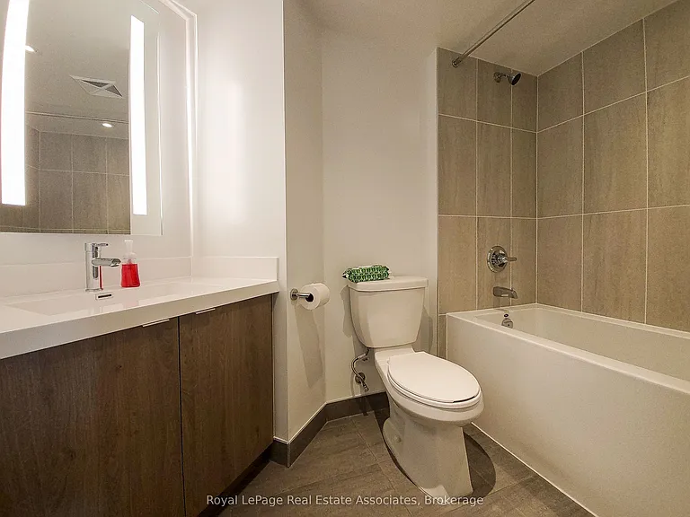 5 Mabelle Ave #1528 — Photo 7