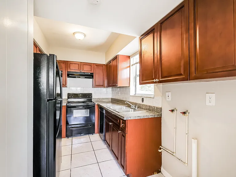809 NW 2nd Ave — Photo 9
