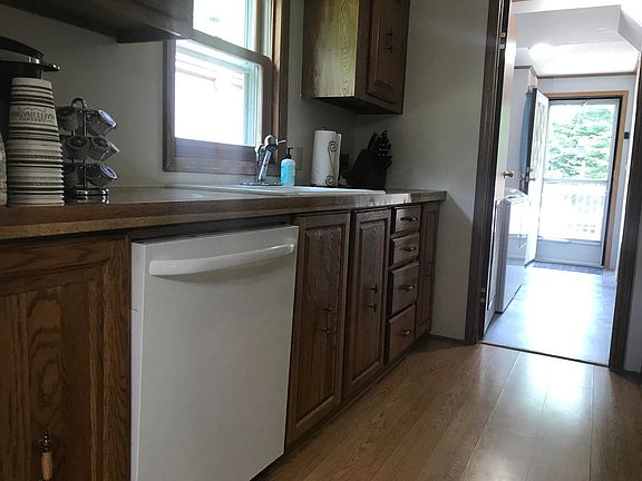 5th image of 1576 W 22nd St