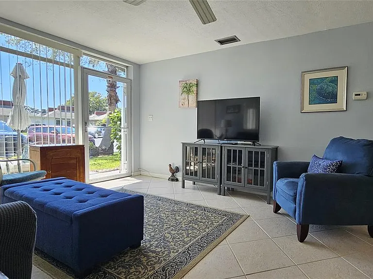 4318 Tahitian Gardens Cir #B — Photo 4