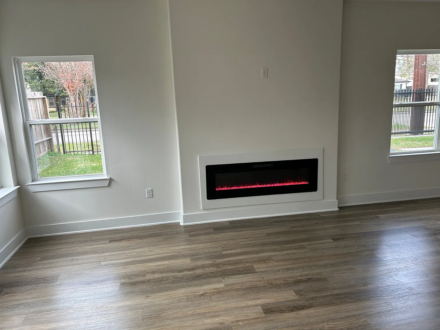 3 bed, 2.5 bath, 1546 sqft, $2,400 — Photo 3