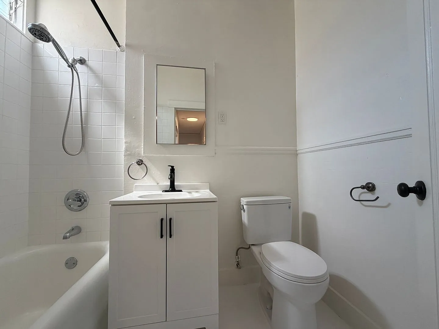 3035 Gough Street — Photo 2