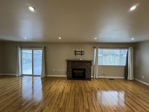4th image of 14722 112th Ave NE