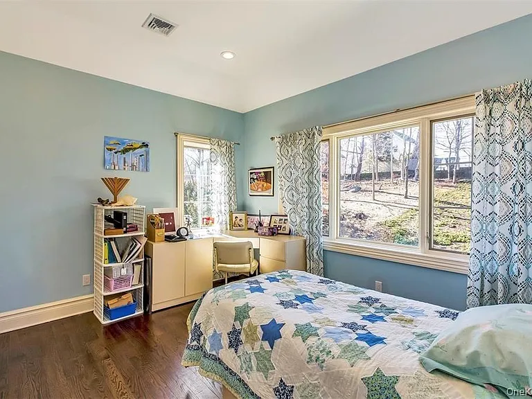 26 Spring Ln — Photo 13