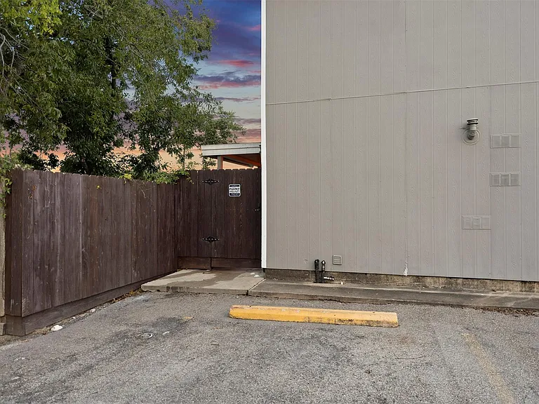 114 Grand Ave — Photo 25