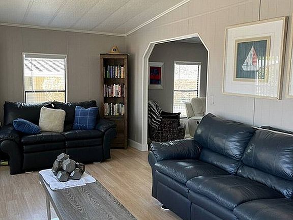 5th image of 14224 Wingfoot Rd