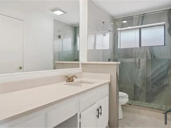 1629 Glencairn Ln, Lewisville, TX 75067