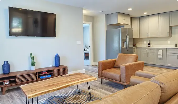 2 bed, 1000 sqft, $2,150 — Photo 3