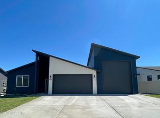 6652 Portrush Dr, Rathdrum, ID 83858