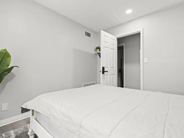 (undisclosed Address), Largo, FL 33778