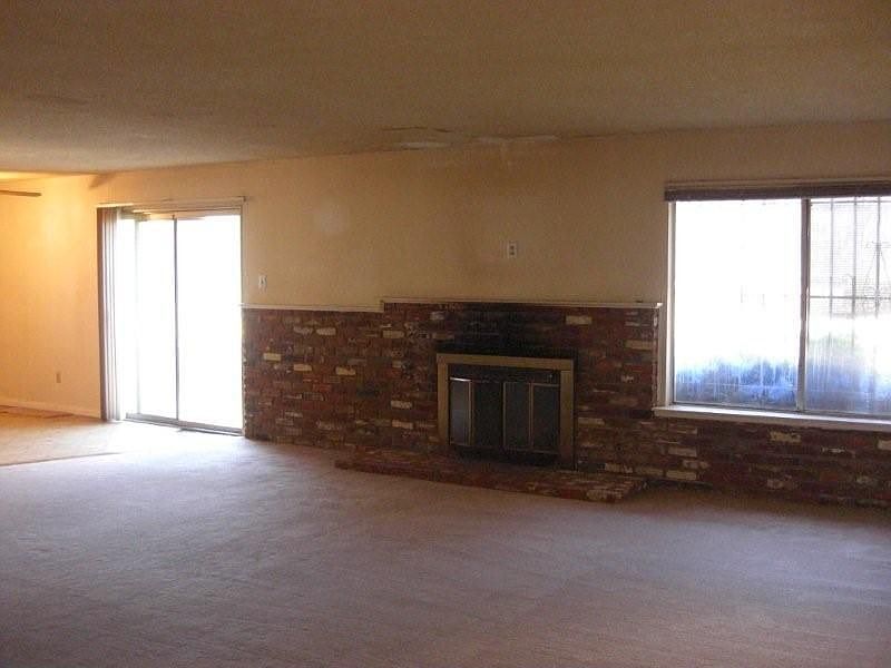 2nd image of 1175 Viewmont Dr
