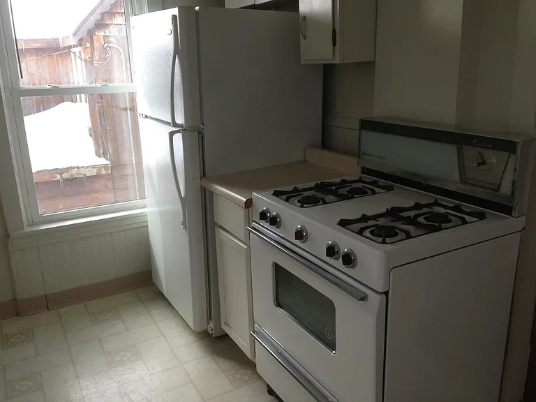 526 E 7th St #2 — Photo 14