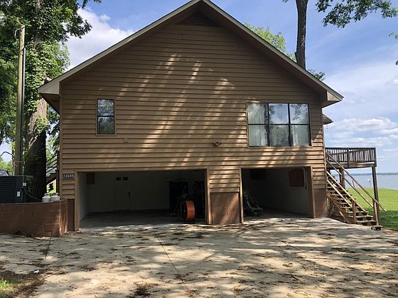 Garage/basement entry 