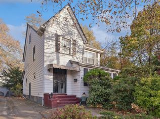 53-15 205th St, Oakland Gardens, NY 11364