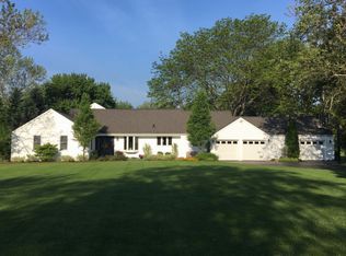 236 Valley Rd, Trout Valley, IL 60013