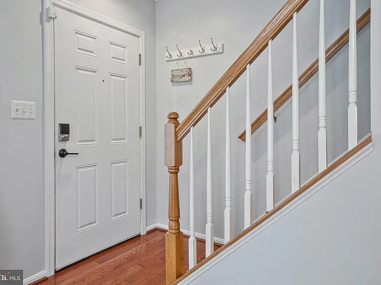 122 Lloyd St #211 — Photo 6
