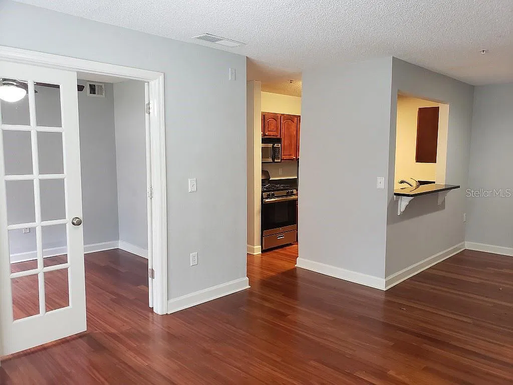 3 bed, 2.0 bath, 1192 sqft, $1,700 — Photo 4