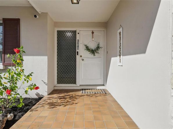 3941 Pin Oaks St, Sarasota, FL 34232