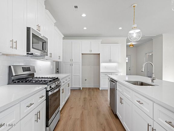 5th image of 1319 Fathom Way