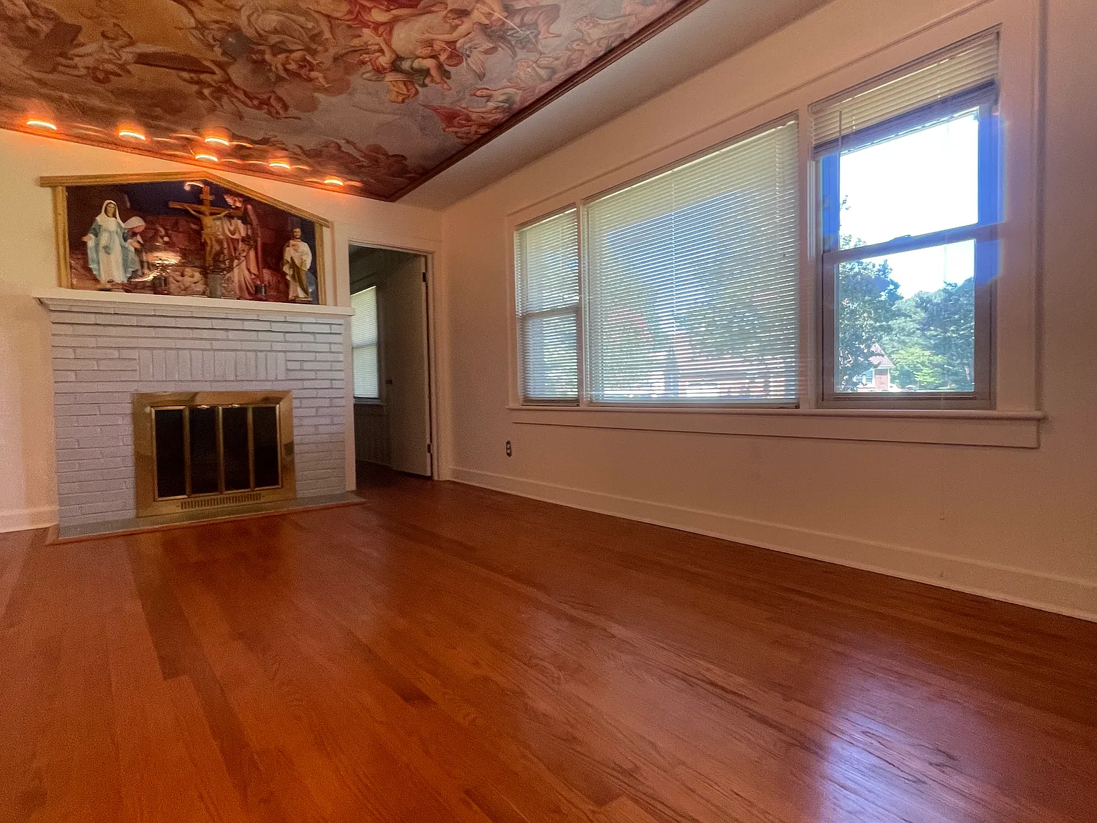 4 bed, 2686 sqft, $3,432 — Photo 4