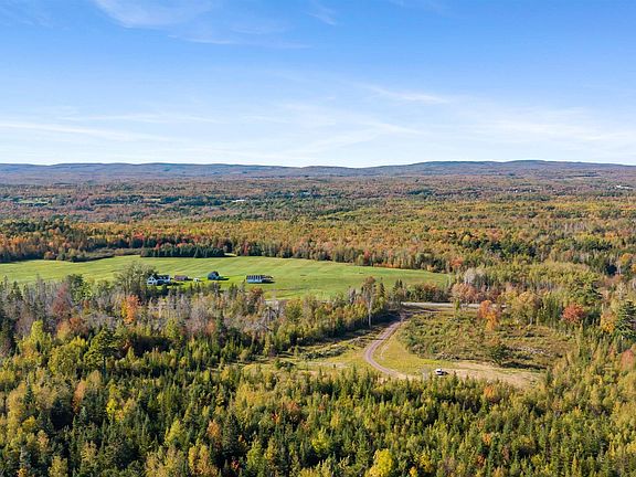 5th image of 490 Tanner Hill Rd