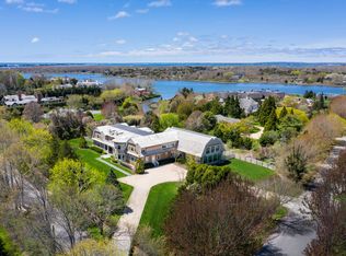 379 Captains Neck Ln, Southampton, NY 11968
