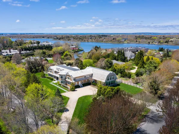 379 Captains Neck Ln, Southampton, NY 11968