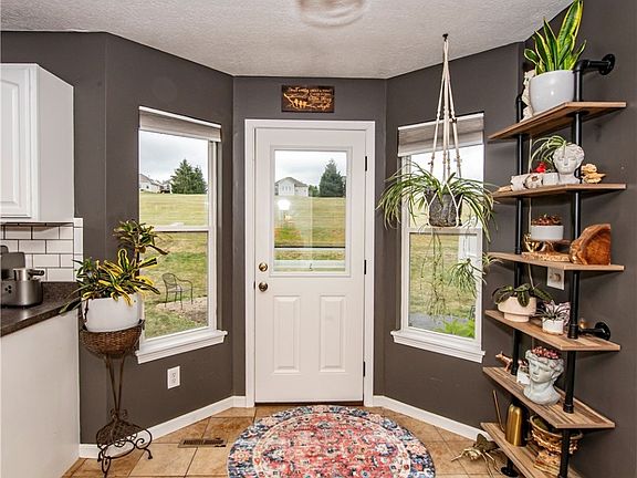 4th image of 1058 Ledgestone Dr