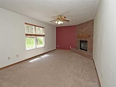 3rd image of 823 Windgap Dr