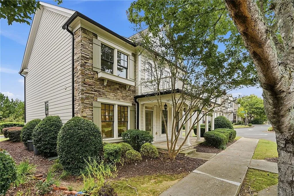 4 bed, 3.0 bath, 2140 sqft, $4,000 — Photo 4