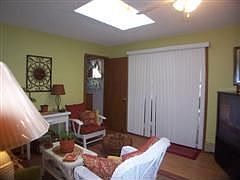 Fam/room w/ skylight