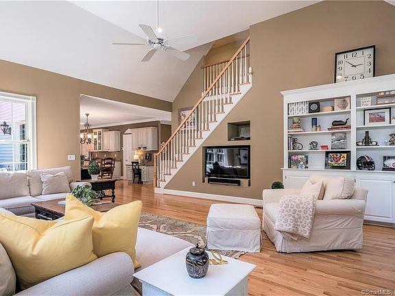 4th image of 65 Wildwood Dr