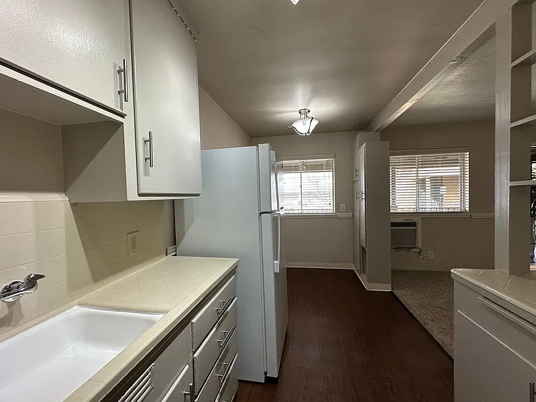 2508 L Street Classic Midtown Living — Photo 36