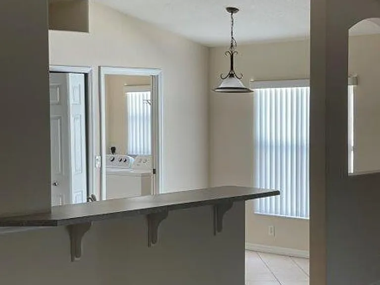 2362 Glasbern Cir — Photo 7